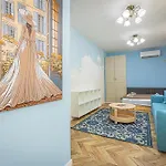 Elizabeth Boulevard Serenity *