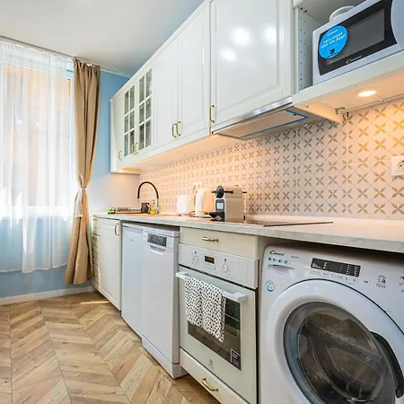 Elizabeth Boulevard Serenity * Budapest