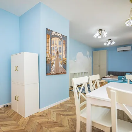 Elizabeth Boulevard Serenity *